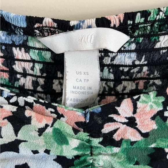 H&M Sweetheart Neckline Floral Blouse - Picture 3 of 3